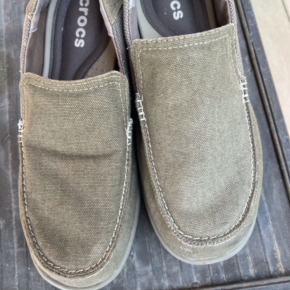CROCS Shoes Versatile Crocs Walk In Sand Or In The Water Wear Them